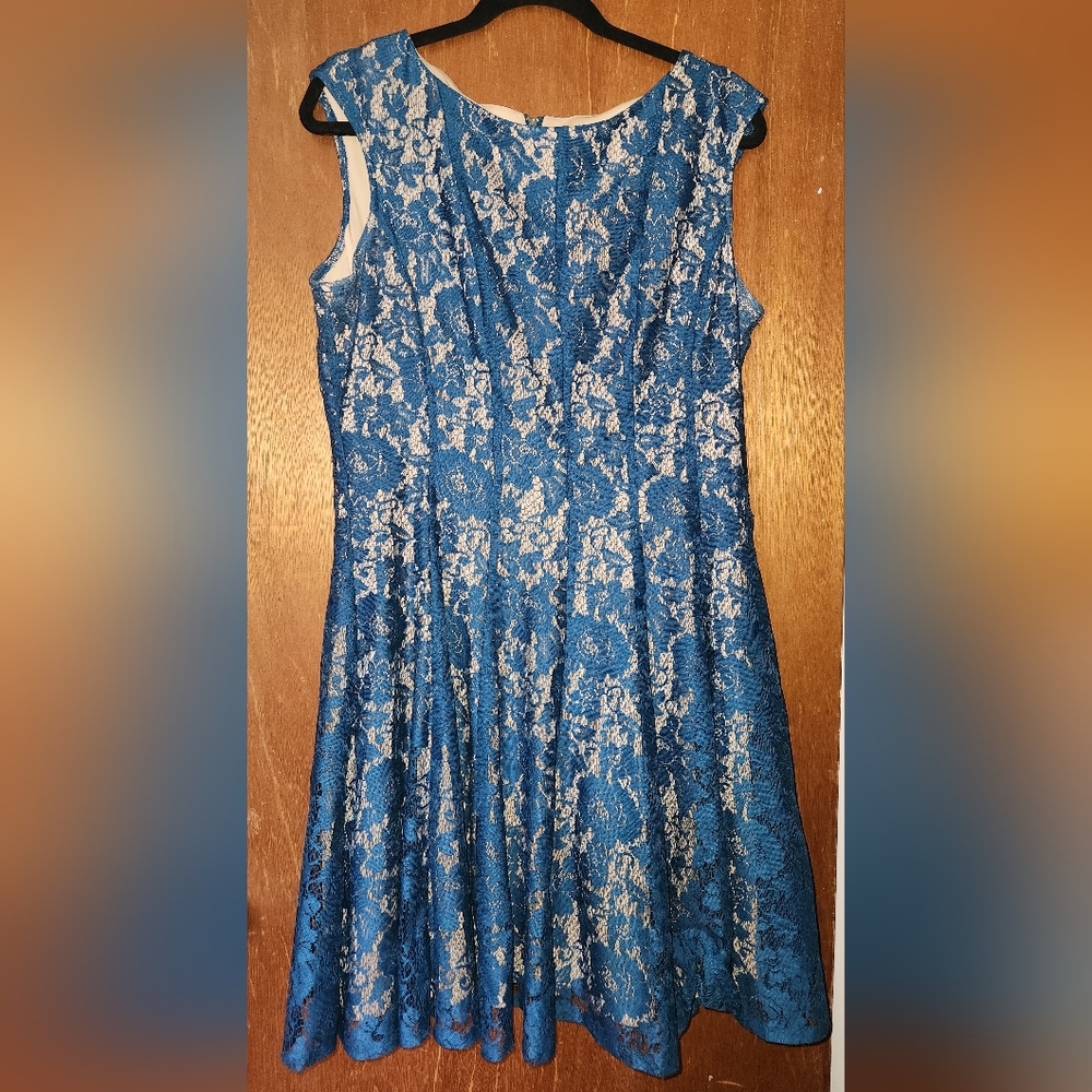 Teal lace cocktail dress. Size 18